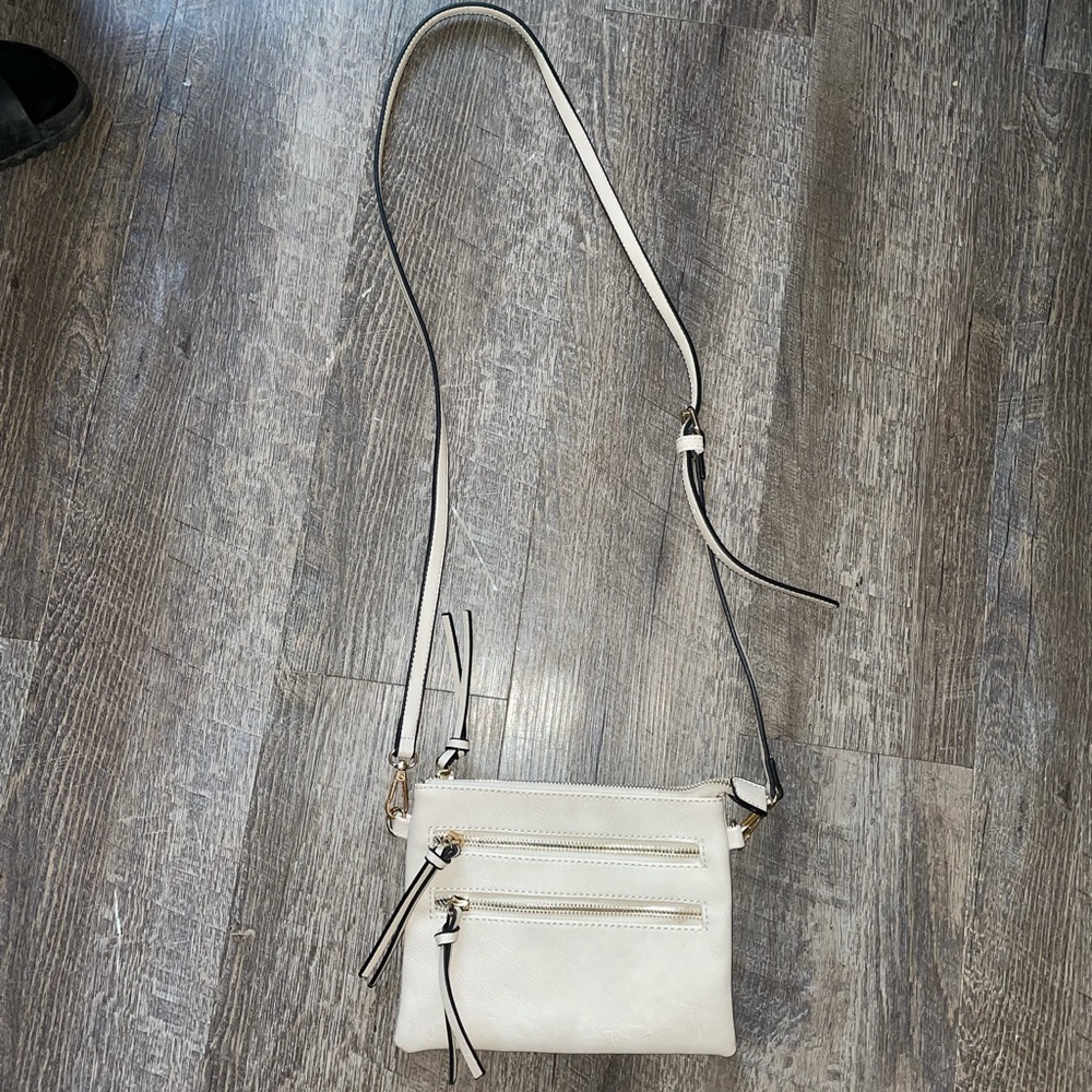 Crossbody purse